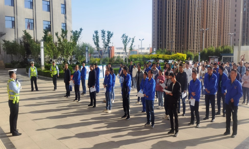 ãâä¸æä¸ä¿âè¿è¡æ¶ãéè·¯äº¤éå®å¨å®£ä¼ èµ°è¿å¬å¸ï¼ææåºè¡ç¯å¢ä½ æå±ç­