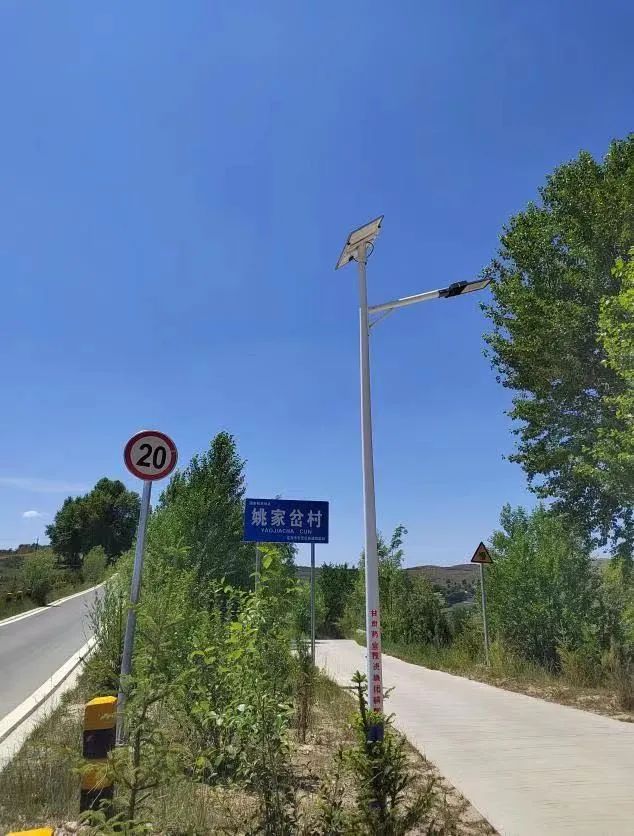 ãå¸®æ¶æ°é»ãçèè¯ä¸æèµéå¢ï¼æèµ è·¯ç¯æ·»åæãä¹¡ææ¯å´æäººå¿