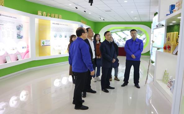 çèçè¯çå±å¯å±é¿çåä¸è¡èä¸´éç¥æåè°ç äº¤æµ